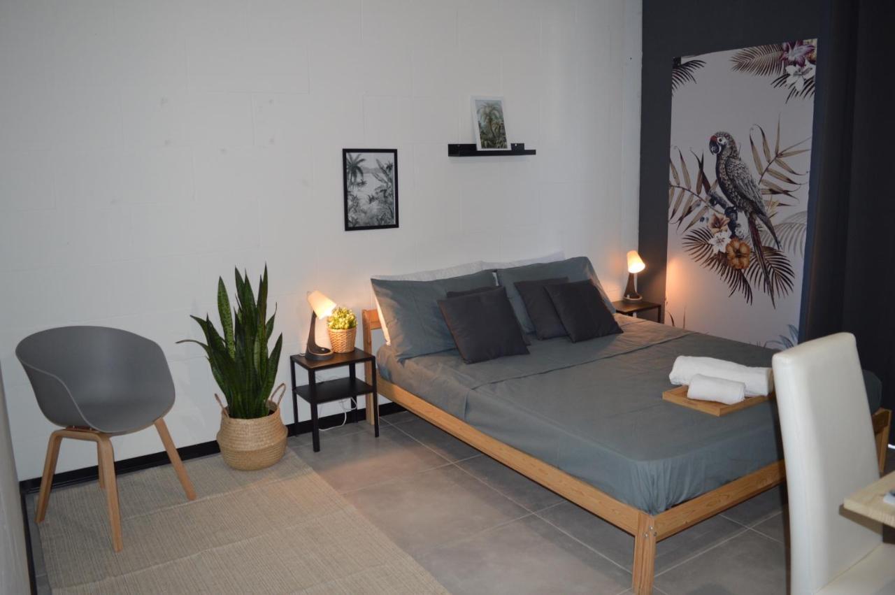 87029House Guest House สกาเลอา ภายนอก รูปภาพ